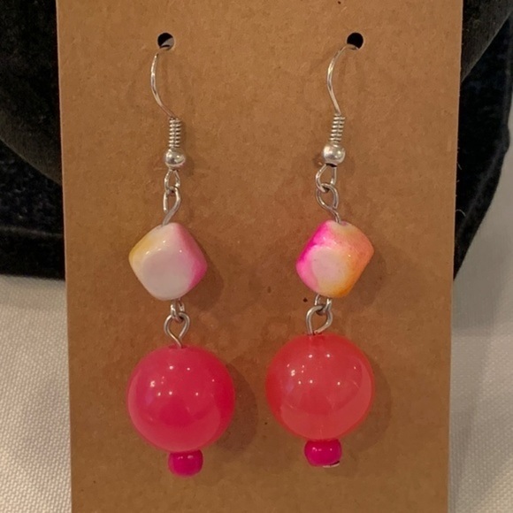 Jewelry - 💐5/25 hot pink glass bell bead cube dangle drop fun earrings